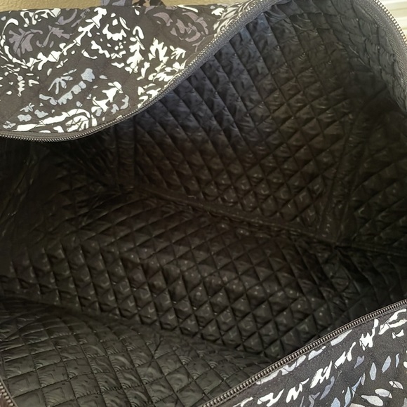 Vera Bradley “Large Traveler Duffel” “Paisley Noir” Weekend Travel Trip new NWT - Picture 7 of 9
